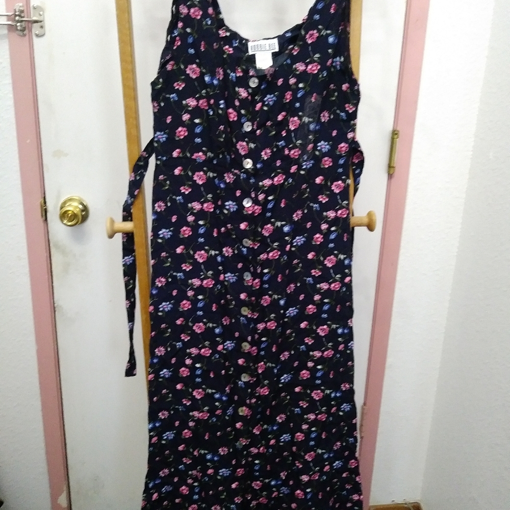 Robbie Bee Black Floral Sleeveless Dress Size 10 (Needs dry cleaning)